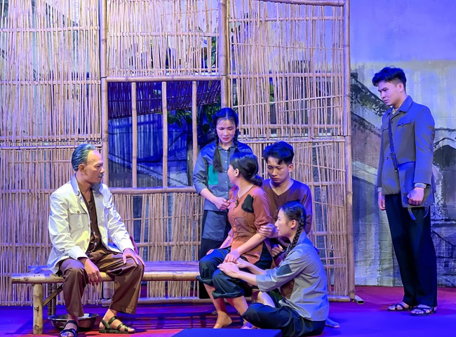 Phát huy giá trị tư tưởng Hồ Chí Minh qua chương trình nghệ thuật "Bác Hồ - một tình yêu bao la"