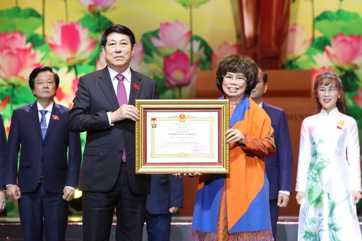 17 tập thể, cá nhân được trao danh hiệu Anh hùng tại Đại hội Thi đua yêu nước toàn quốc lần thứ XI