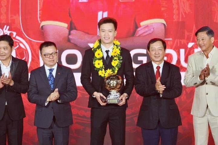 Hoàng Đức giành cú đúp danh hiệu ở giải thưởng Quả bóng vàng Việt Nam 2025