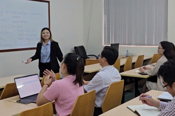 Từ thi đua yêu nước đến khát vọng cống hiến của tiến sĩ trẻ