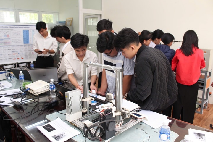 Đà Nẵng: Gắn kết đại học với trường phổ thông trong giáo dục STEM