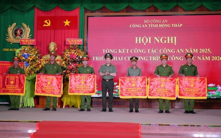 “Lá chắn thép” giữ vững bình yên cho người dân ở Đất Sen hồng