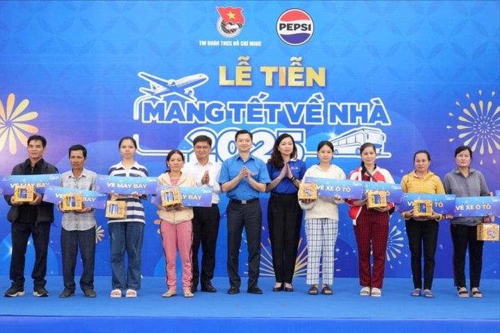 “Mang Tết về nhà” năm 2026 dành tặng 4.230 vé xe miễn phí