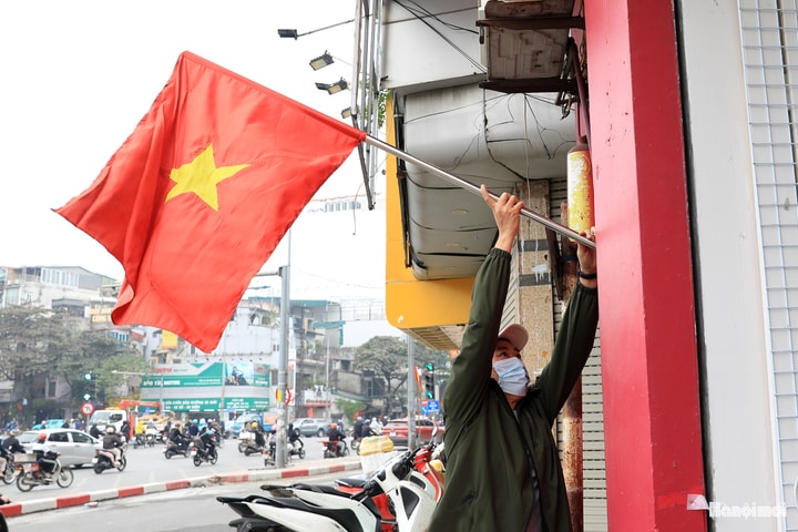 Hà Nội treo cờ Tổ quốc chào mừng Đại hội lần thứ XIV của Đảng