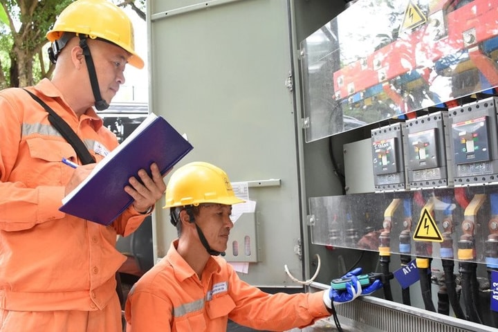 Hà Nội: Phấn đấu tiết kiệm điện 1,6% - 1,8% so với mức dự báo nhu cầu