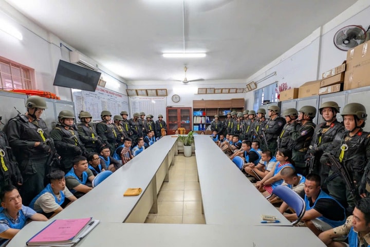 TP.HCM: Triệt phá đường dây cưỡng đoạt tài sản xuyên biên giới núp bóng “hiệp sĩ”
