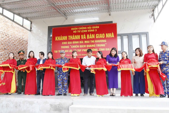 Vùng 3 Hải quân khánh thành, bàn giao nhà cho bà con vùng lũ tỉnh Gia Lai