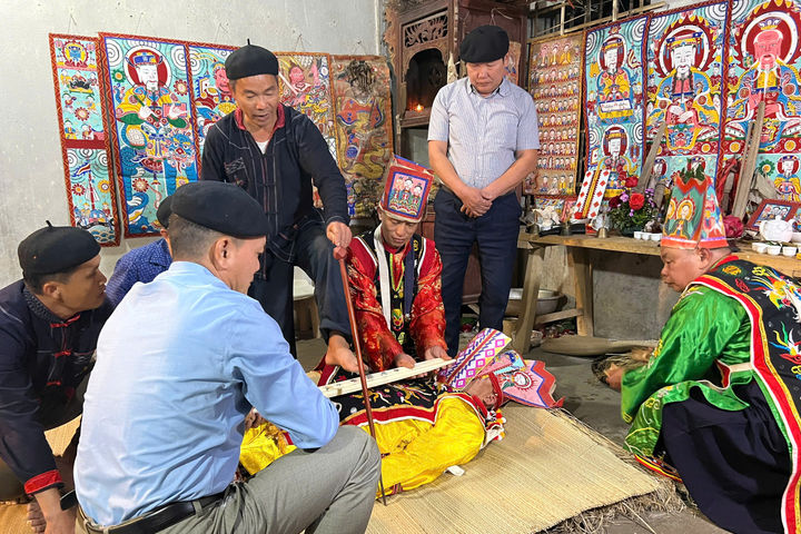 Dự Lễ Tủ Cải quan trọng nhất đời người Dao Quần Chẹt