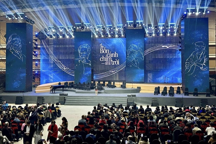 Hủy show - cần “chuẩn văn hóa” tối thiểu