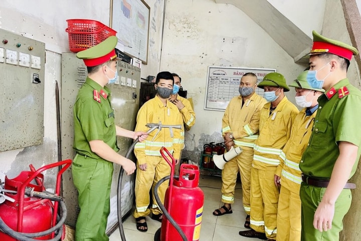 Hà Nội yêu cầu 100% nhà ở kết hợp sản xuất, kinh doanh phải trang bị hệ thống báo cháy