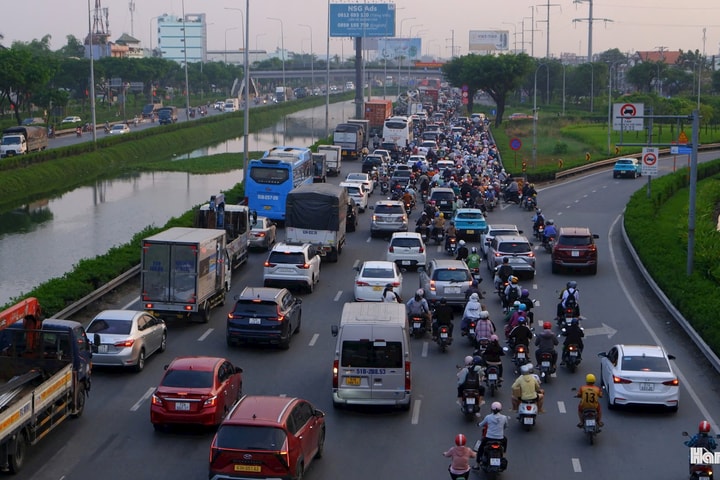 Cửa ngõ TP Hồ Chí Minh "dễ thở" trong ngày cuối kỳ nghỉ Tết Dương lịch 2026