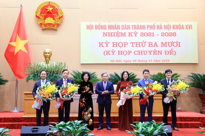 HĐND thành phố Hà Nội bầu nhiều chức danh lãnh đạo