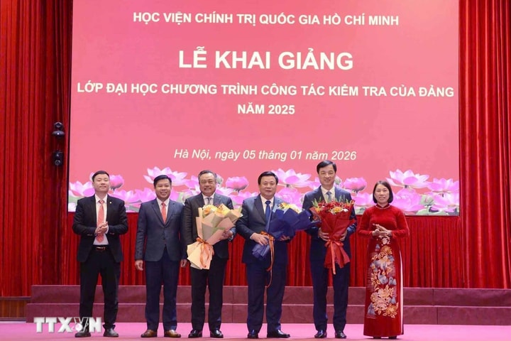 Khai giảng lớp đào tạo trình độ đại học Chương trình Công tác kiểm tra của Đảng