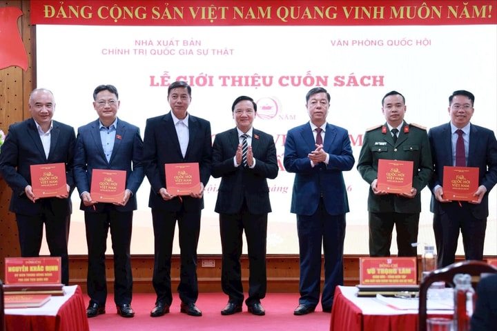 Ra mắt cuốn sách “80 năm Quốc hội Việt Nam – Những dấu ấn lịch sử”