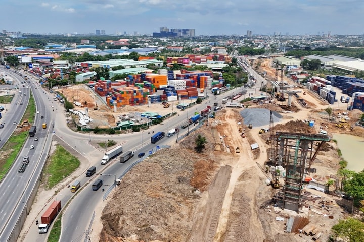 TP Hồ Chí Minh đặt mục tiêu giải ngân đầu tư công đạt 100%, thúc đẩy tăng trưởng năm 2026