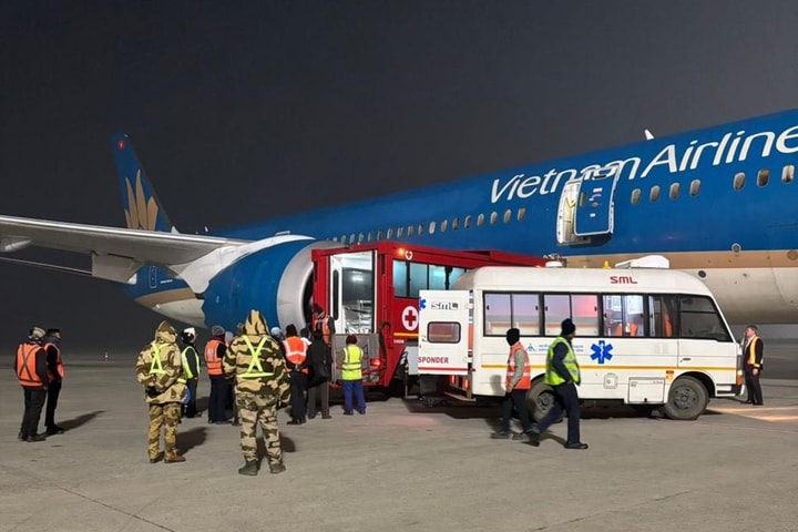 Máy bay Vietnam Airlines hạ cánh khẩn cấp tại Ấn Độ để cấp cứu khách