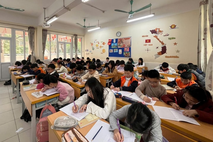 Trời rét đậm vào sáng sớm, trường học linh hoạt giờ học