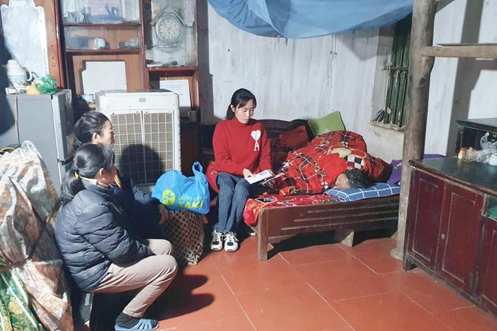 Người gom hơi ấm yêu thương