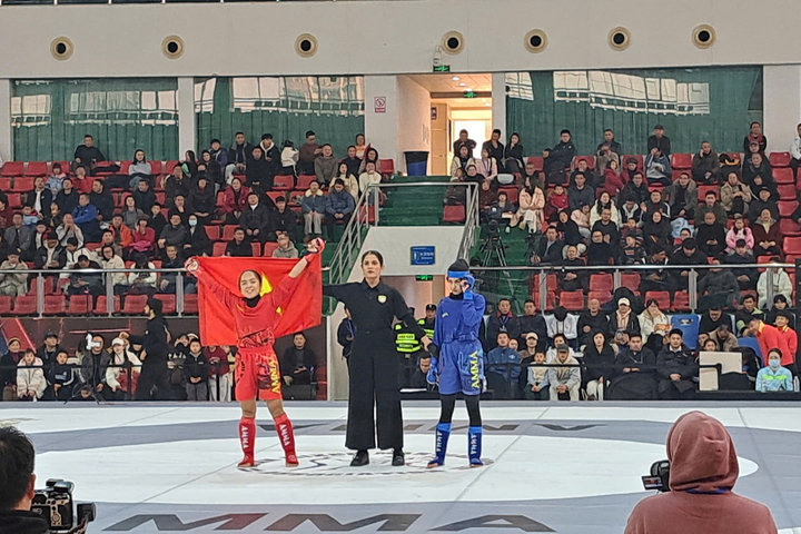 Võ sĩ Lò Thị Phung giành Huy chương vàng Giải vô địch MMA châu Á 2026
