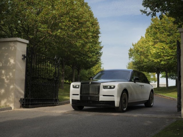 Rolls-Royce năm 2025: Đỉnh cao nghệ thuật Bespoke và những kỷ lục mới