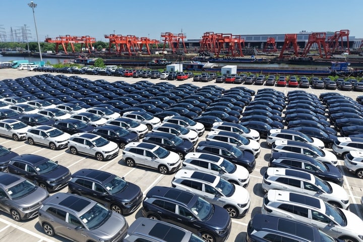 Trung Quốc và EU mở lối thoát cho tranh chấp xe điện thông qua áp giá sàn