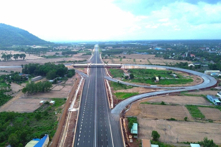 Ngắm cao tốc Biên Hòa - Vũng Tàu trước ngày thông xe kỹ thuật