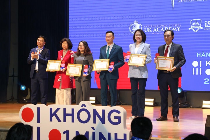 Wellspring nhận 2 giải thưởng lớn và được vinh danh Tiên phong an toàn số tại chiến dịch “Không Một Mình”