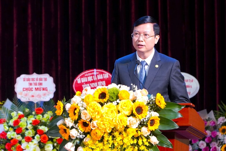 Đồng chí Nguyễn Văn Hiền giữ chức Giám đốc Sở Giáo dục và Đào tạo thành phố Hà Nội