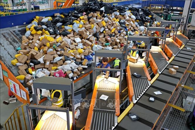 Trung Quốc kiểm soát thuật toán cá nhân hóa gây bất bình đẳng giá