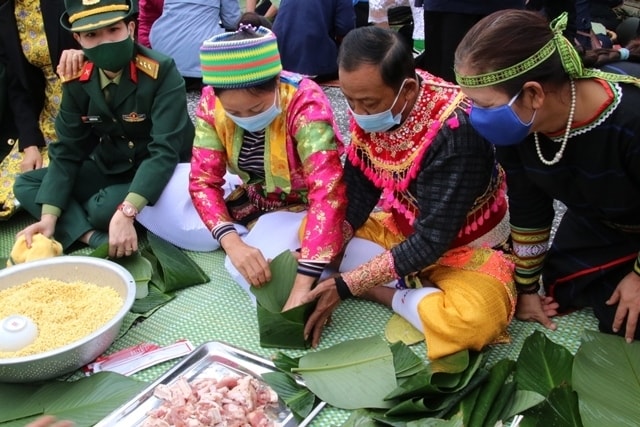 Ấm áp Tết Bính Ngọ với chương trình “Bánh chưng xanh – Tết vì người nghèo”