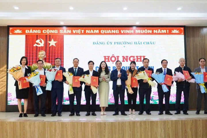 Đà Nẵng: Đảng ủy phường Hải Châu tiếp nhận tổ chức Đảng trực thuộc