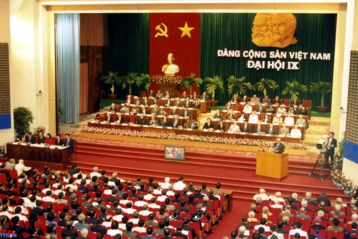 Đại hội đại biểu toàn quốc lần thứ IX: Đẩy mạnh công nghiệp hóa, hiện đại hóa, xây dựng nền kinh tế độc lập tự chủ