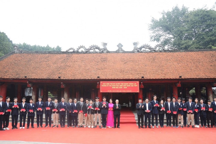Hà Nội tiếp tục khẳng định chất lượng giáo dục mũi nhọn và công tác bồi dưỡng học sinh giỏi