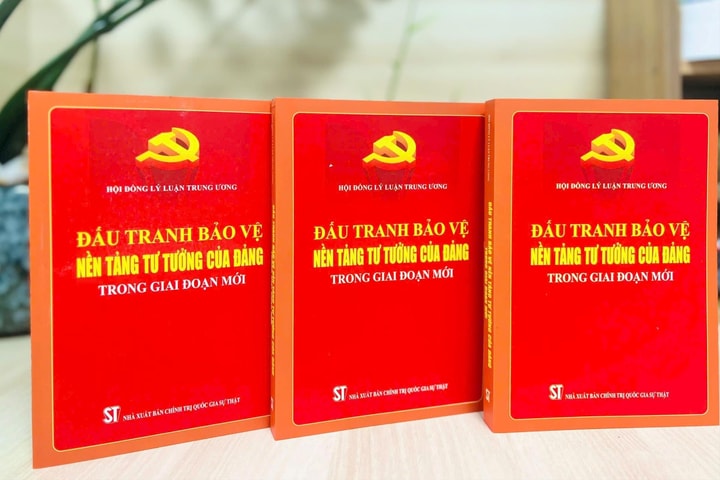 Xuất bản sách “Đấu tranh bảo vệ nền tảng tư tưởng của Đảng trong giai đoạn mới”