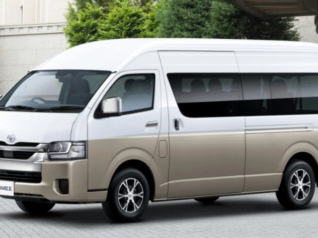 Toyota HiAce 2026 ra mắt: 22 năm chỉ nâng cấp, không "lên đời"