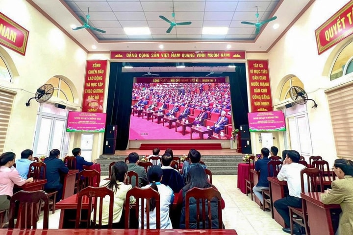 Xã Ứng Thiên: Tổ chức sinh hoạt chính trị, theo dõi Khai mạc Đại hội đại biểu toàn quốc lần thứ XIV của Đảng