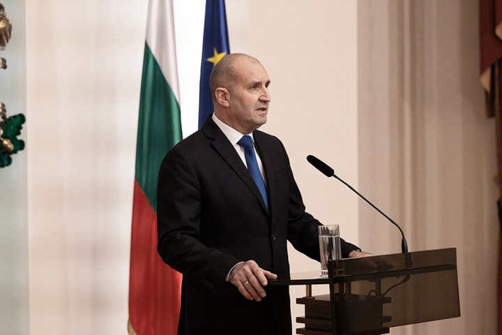 Tòa án hiến pháp Bulgaria chấp thuận đơn từ chức của Tổng thống Rumen Radev