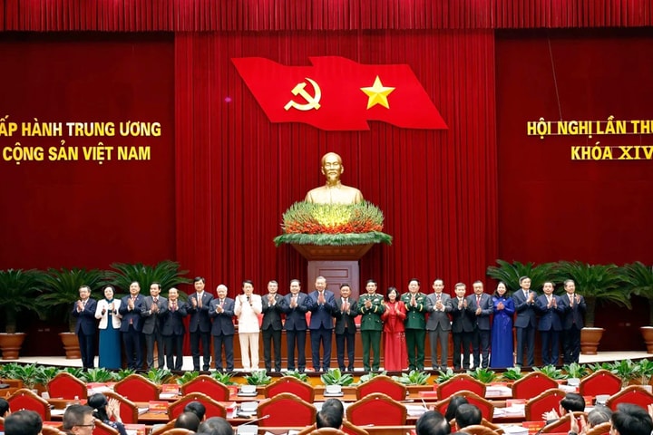 Danh sách 19 đồng chí Ủy viên Bộ Chính trị khóa XIV