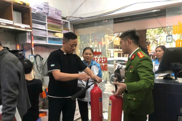 Hà Nội Công an Ba Đình đẩy mạnh tuyên truyền phòng cháy chữa cháy dịp Tết