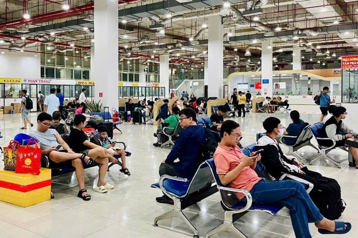 TP Hồ Chí Minh: Vé xe, vé tàu "cháy" dịp cao điểm Tết, các đơn vị ra sức tăng cường