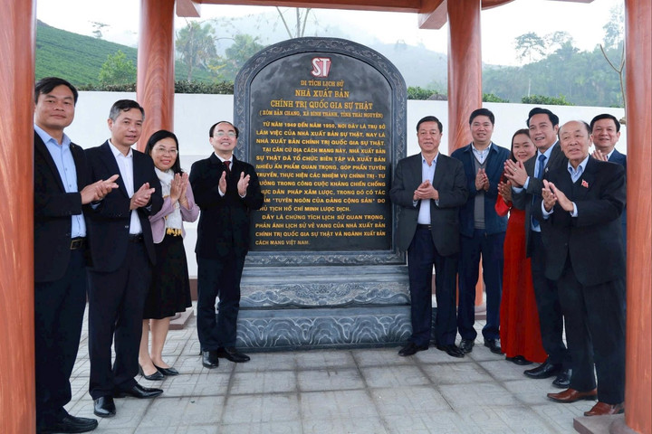 Khánh thành Nhà bia lưu niệm Nhà Xuất bản Chính trị quốc gia Sự thật tại Thái Nguyên
