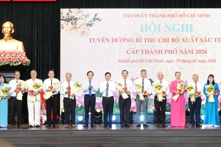 TP Hồ Chí Minh Vinh danh 233 hạt nhân chính trị tại cơ sở giỏi việc nước, đảm việc nhà