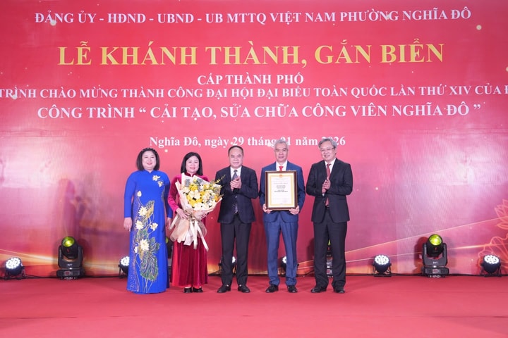 Phường Nghĩa Đô gắn biển công trình chào mừng Đại hội XIV của Đảng