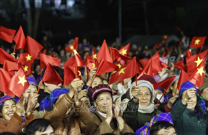 Lãnh đạo Đảng, Nhà nước dự cầu truyền hình kỷ niệm 85 năm Ngày Bác Hồ về nước trực tiếp lãnh đạo cách mạng Việt Nam