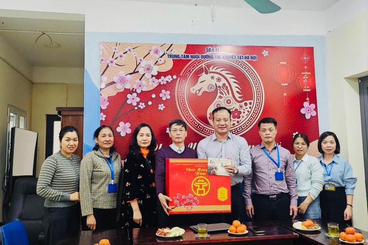 Trao quà Tết tại Trung tâm Bảo trợ xã hội 2 và Trung tâm Nuôi dưỡng trẻ khuyết tật Hà Nội