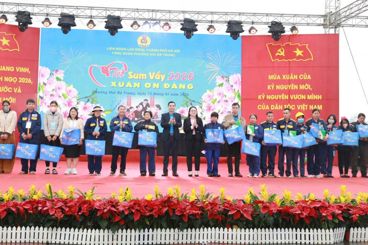 Ấm áp “Tết Sum vầy - Xuân ơn Đảng” với đoàn viên, người lao động phường Hai Bà Trưng