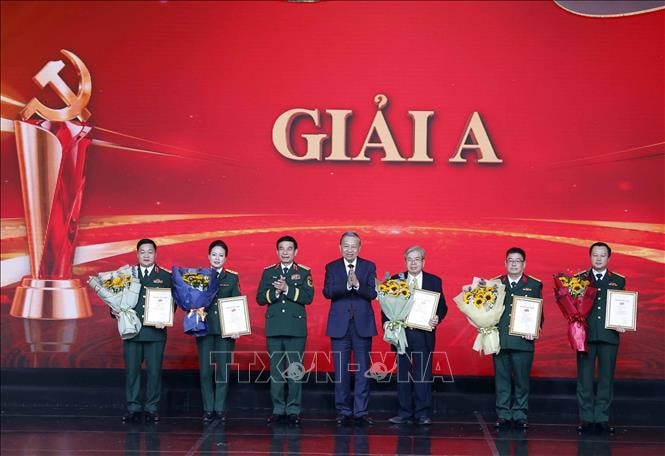 Tổng Bí thư Tô Lâm dự tổng kết, trao giải cuộc thi "Vững bước dưới cờ Đảng"