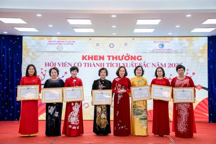 Doanh nhân nữ Thủ đô: Tài hoa và nhân ái
