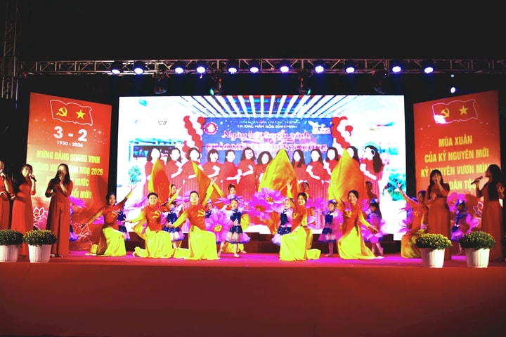 Phường Yên Hòa: Chương trình nghệ thuật “Sáng mãi niềm tin – Chào kỷ nguyên mới” chào mừng thành công Đại hội XIV của Đảng