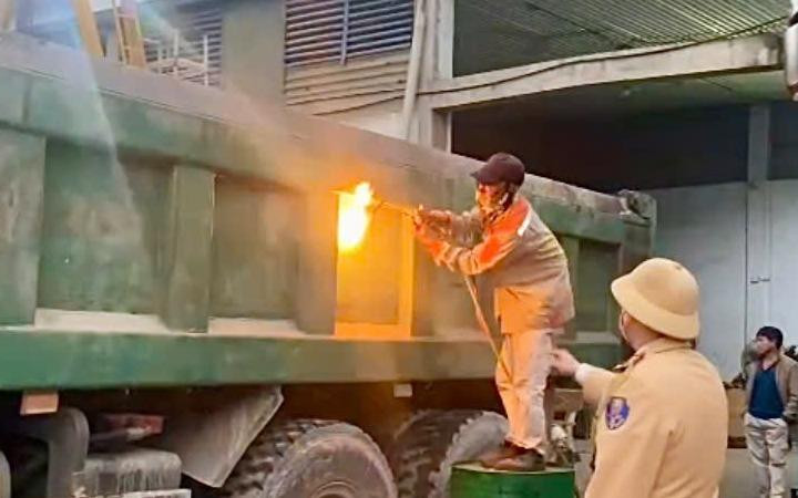 Hà Nội: Xử phạt hơn 60 triệu đồng đối với xe tải cơi nới thùng xe